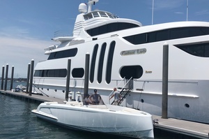 Vanquish VQ32 Custom Tender