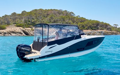 Quicksilver Activ 875 Sundeck