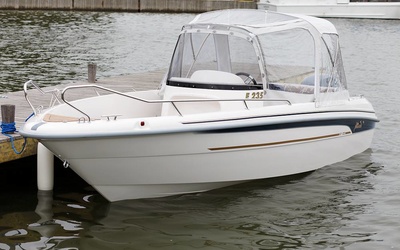 Yamarin 61 Center Console