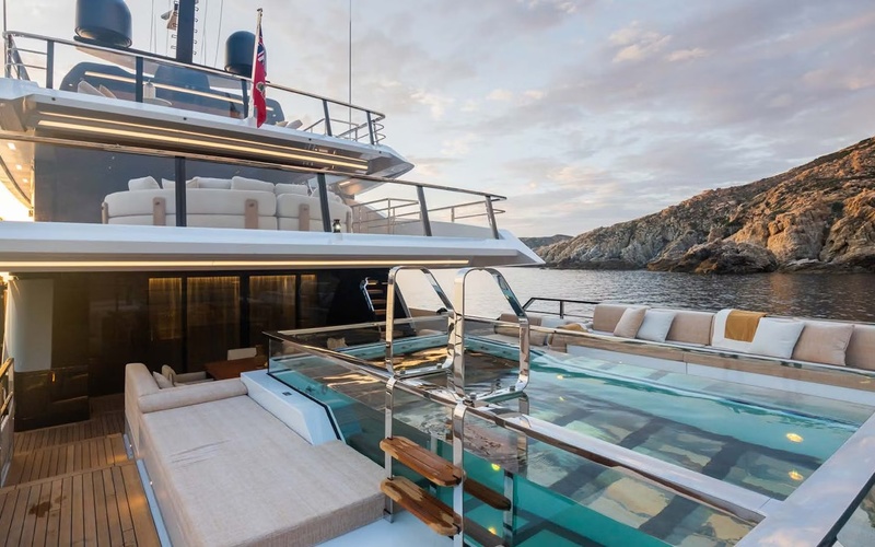 Privateer Elegance 46