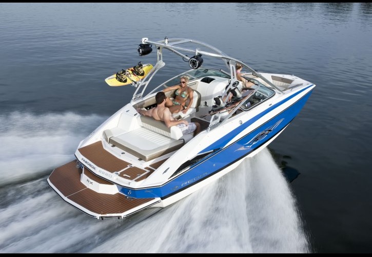 Regal 2220 Deck Boat