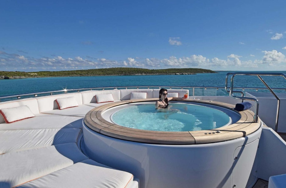 Feadship Bella