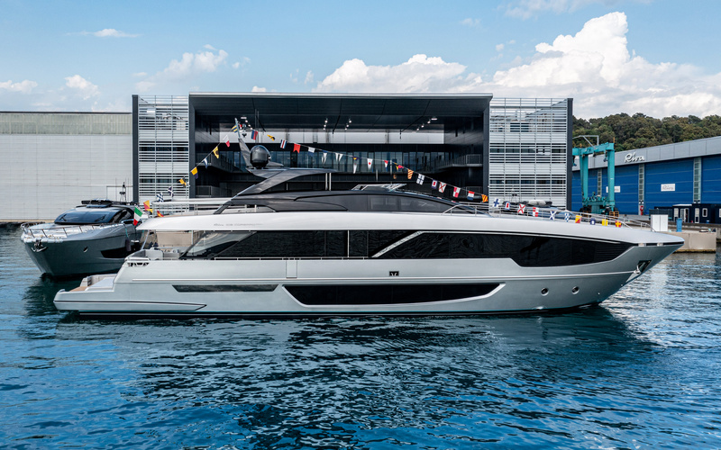 Riva 102' Corsaro Super