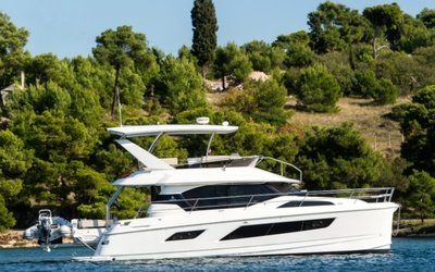 Aquila 44 Yacht
