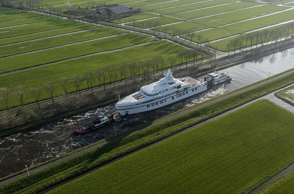 Feadship Capri