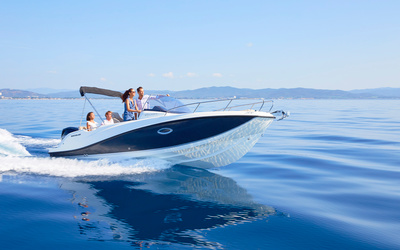 Quicksilver Activ 675 Sundeck