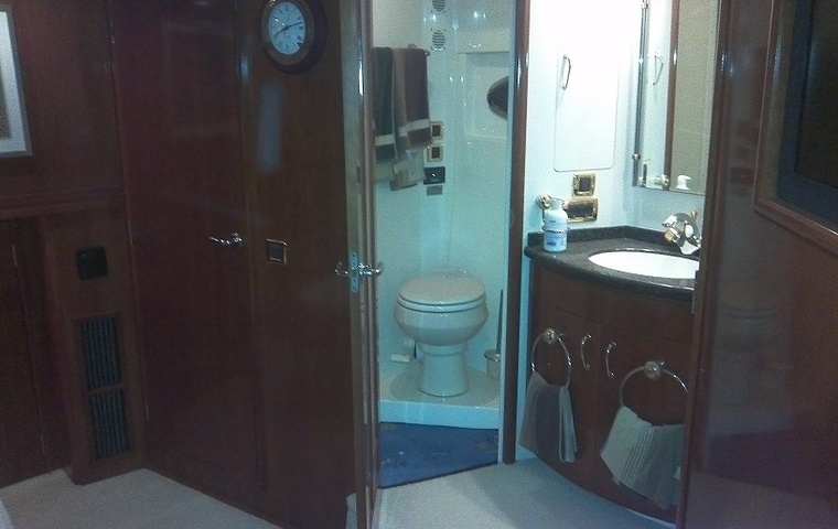 Carver 570 Voyager (2004)
