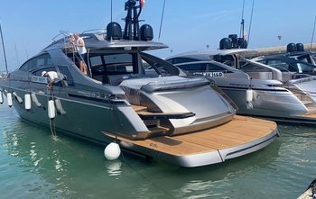 Pershing 8X