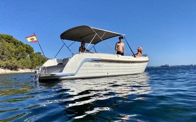 Interboat Intender 700