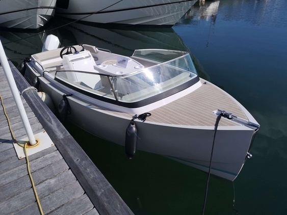 English Harbour 18