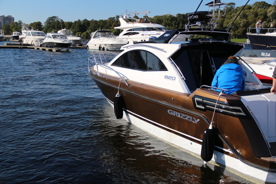 The debut Grizzly 820 Firestorm