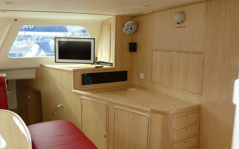 African Cats Fastcat Greencat 445 Sports Cruiser