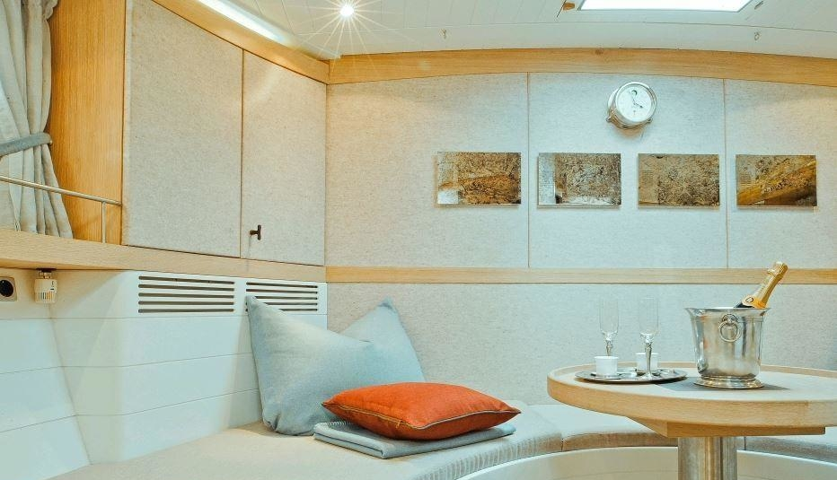 K&M Yachts Helen