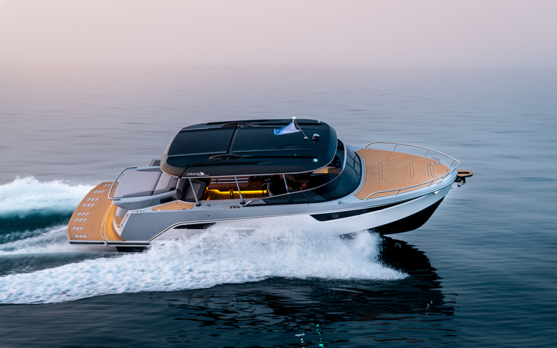Alfastreet Marine 28 Cabin Motor
