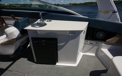 Four Winns Horizon 260