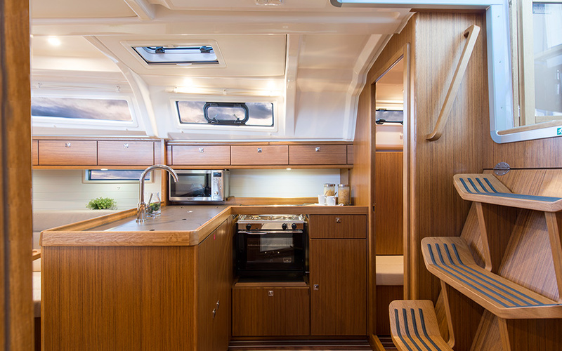 Bavaria Cruiser 37 