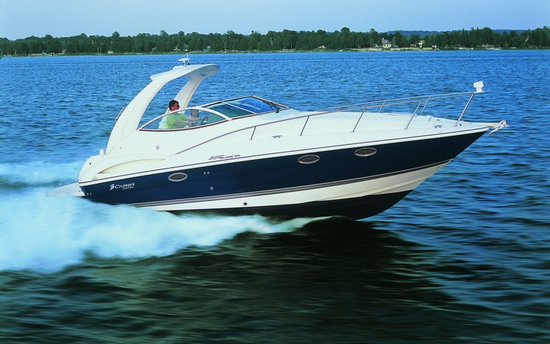 Cruisers Yachts 300 Express