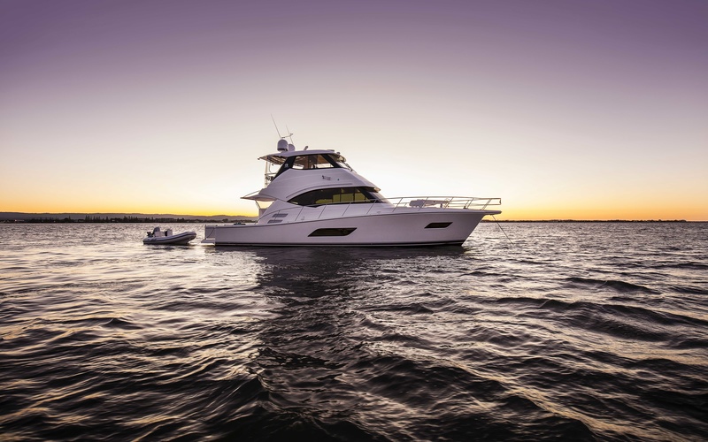 Riviera 52 Enclosed Flybridge