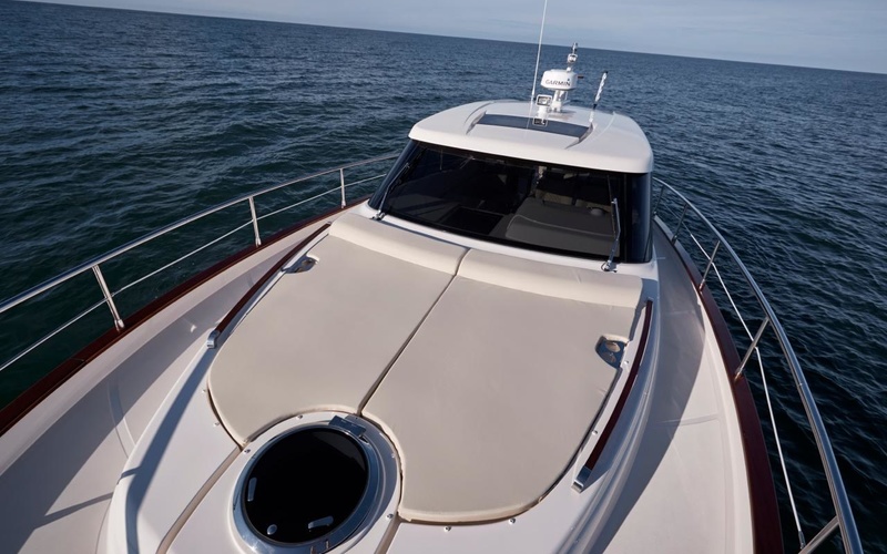 Chris-Craft Commander 44
