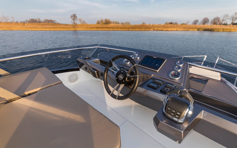 Galeon 360 FLY