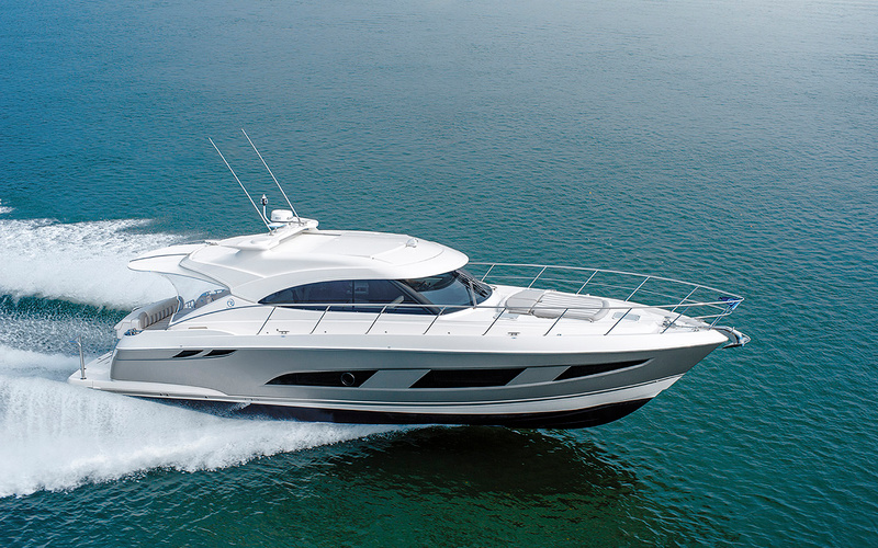 Riviera 4800 Sport Yacht