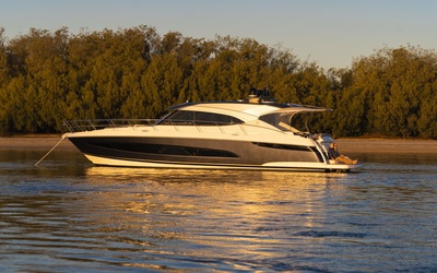 Riviera 5400 Sport Yacht Platinum Edition