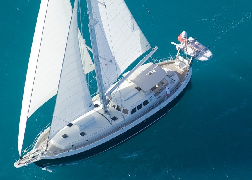 KM Yachtbuilders Lola E
