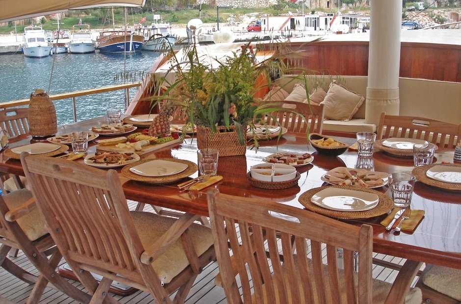 Yener Yachts Schatz