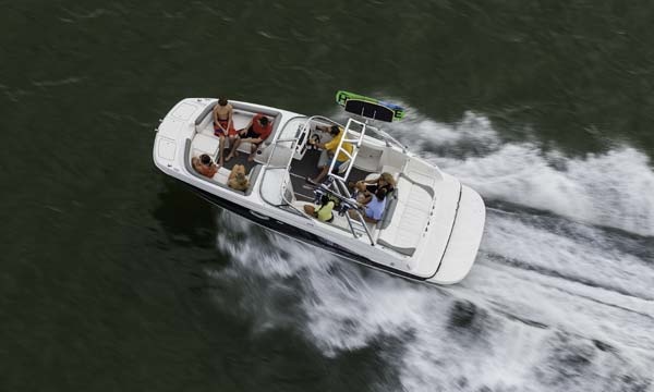 Bayliner 215 Deck Boat