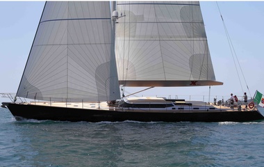Perini Navi Black Lion