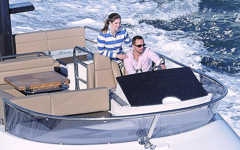 Sealine F490