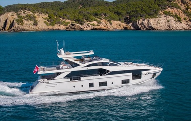 Azimut Akama