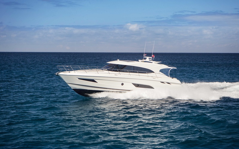 Riviera 5400 Sport Yacht