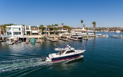 Cutwater C-302 Sport Coupe