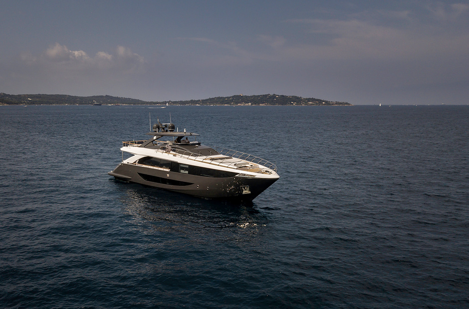 Amer Victoria III