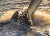 Американский экипаж Rambler ﻿88 первый пришел в Монако и получил приз Line honours. Но заветный рекорд ему побить так и не удалось. Команда пересекла финишную черту в 4:35 утра 13 июня, через 16 часов и 35 секунд после старта. Таким образом, отставание от рекордсменов составило чуть больше 60 минут. Виной всему — ветер, который предательски затих, когда до финиша оставались считанные мили. Впрочем, в каком-то смысле экипажу Rambler 88﻿ все же удалось побить рекорд ﻿Esimit Europa 2, но лишь предыдущий, установленный в 2008-м, а не в 2012 году. Для шкипера Джорджа Девида (George David﻿) нынешняя Giraglia — первая, так что он не унывает и готовится в будущем предпринять еще одну попытку установить настоящий рекорд.