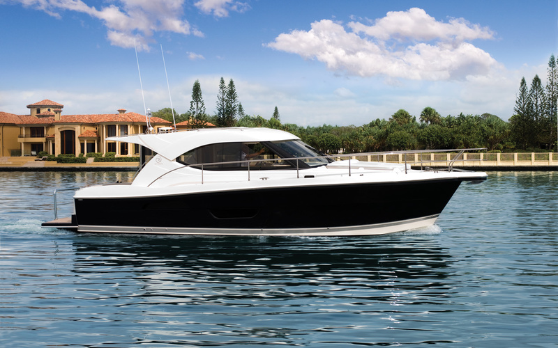 Riviera 3600 Sport Yacht