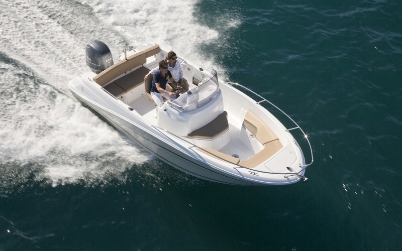 Jeanneau Cap Camarat 6.5 CC Serie 2
