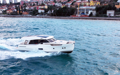 Greenline 48 Coupe