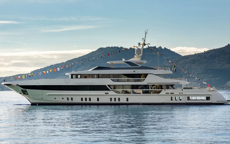 Privateer Elegance 43