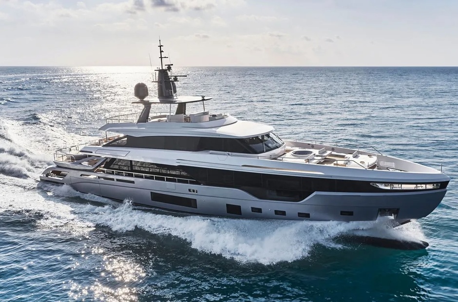 Azimut Blue Eyes