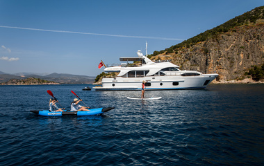Benetti Rebecca V