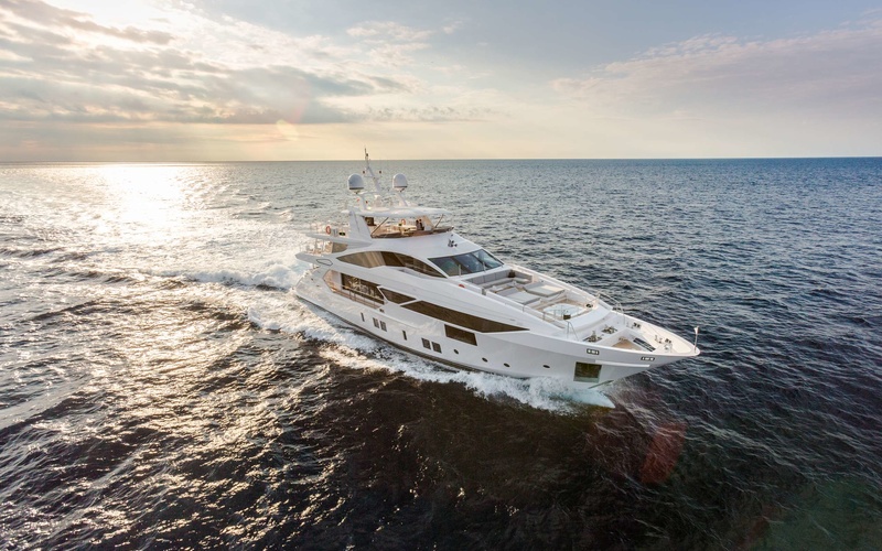 MCP Yachts 106 LE