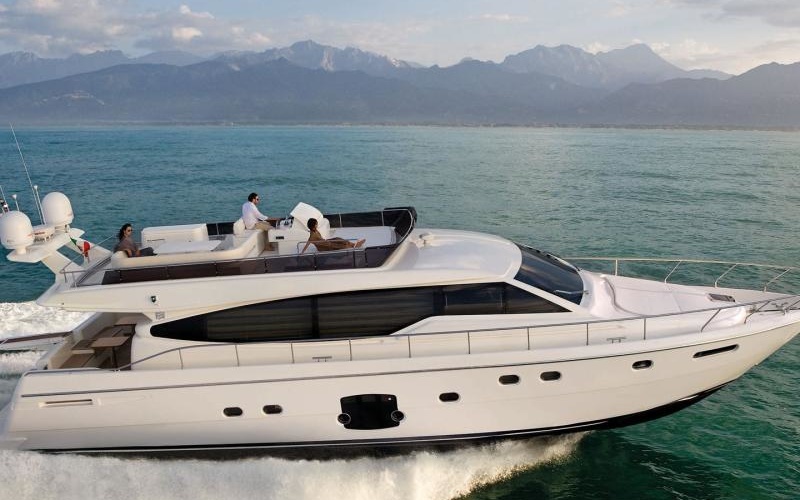 Ferretti 660