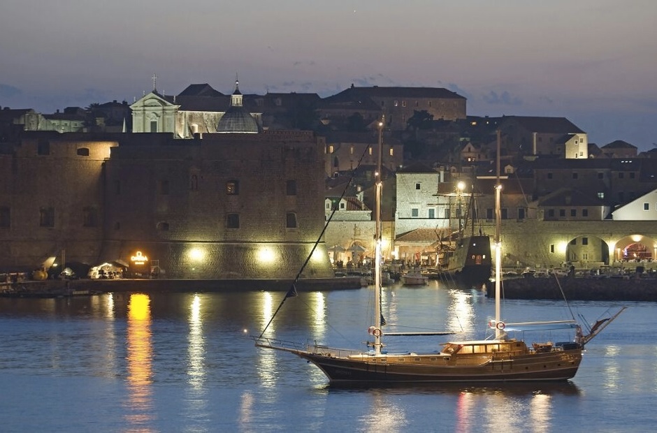 9 stunning places where you can spend the night on the water.