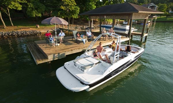 Bayliner 217 Deck Boat