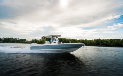Sea Hunt Escape 28