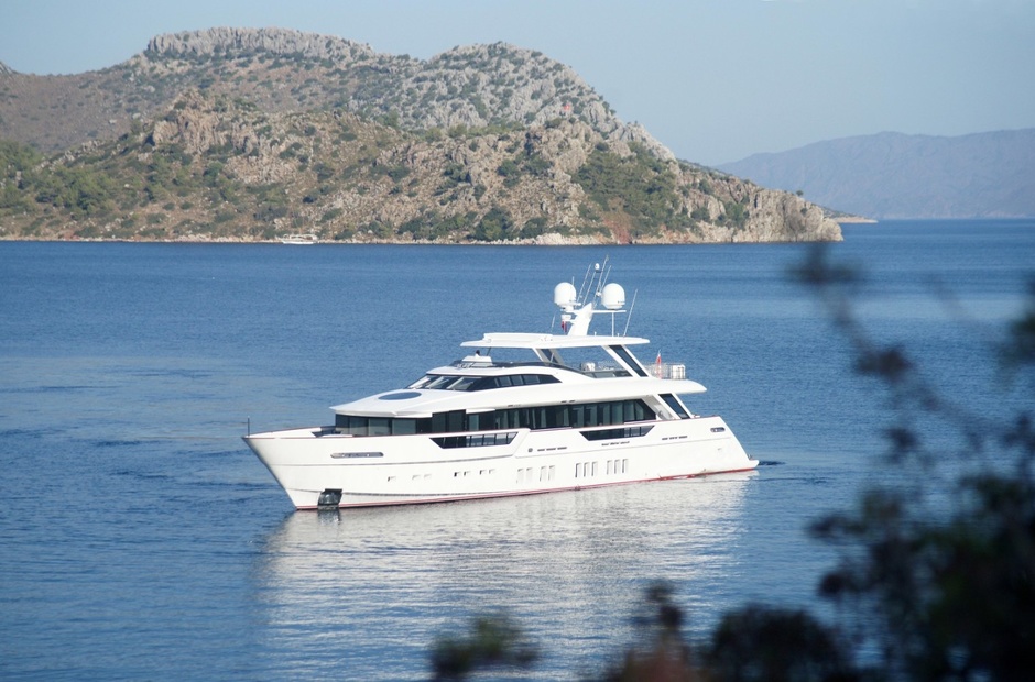 Mengi-Yay Yachts REM