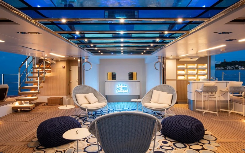 Privateer Elegance 43