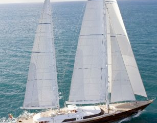 Perini Navi Piropo